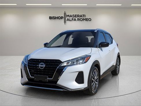 Used 2024 Nissan Kicks SV image 3