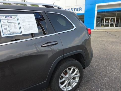 Used 2014 Jeep Cherokee Latitude w/ Cold Weather Group FWD image 35