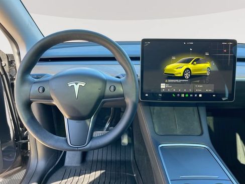 Used 2023 Tesla Model Y Long Range AWD/4WD image 17