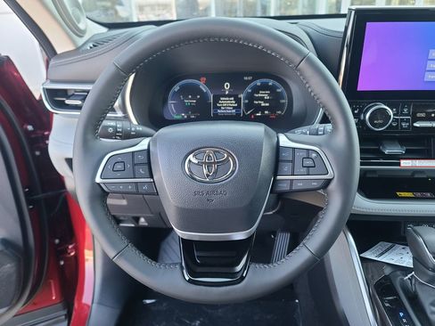 New 2026 Toyota Highlander Platinum image 35