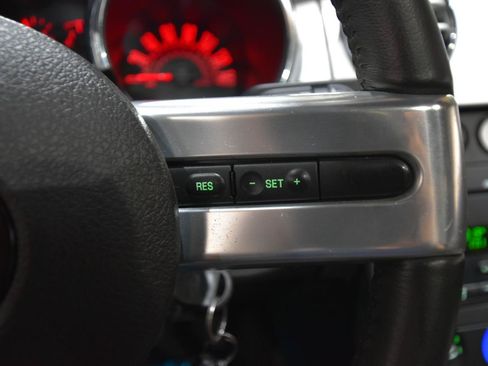 Used 2009 Ford Mustang GT Premium RWD image 17