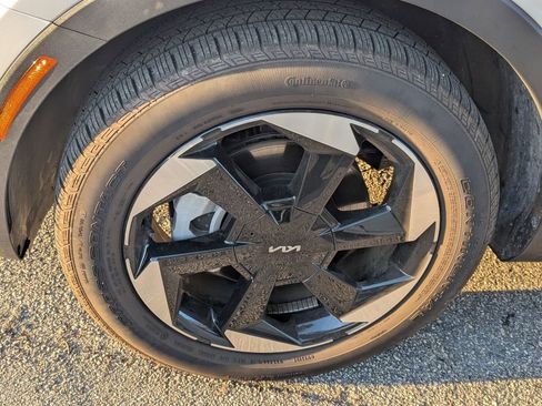 Used 2025 Kia Sorento EX image 5