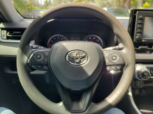 Used 2021 Toyota RAV4 XLE AWD/4WD image 20