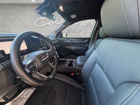 Used 2025 GMC Acadia Elevation w/ Elevation Premium Package FWD image 24