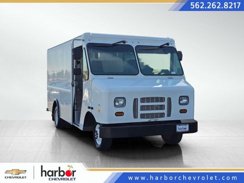 Used 2017 Ford E-350 and Econoline 350 Super Duty w/ A/C Prep Package RWD image 1