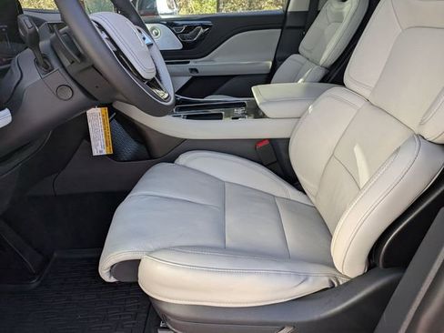 New 2026 Lincoln Aviator Reserve image 17