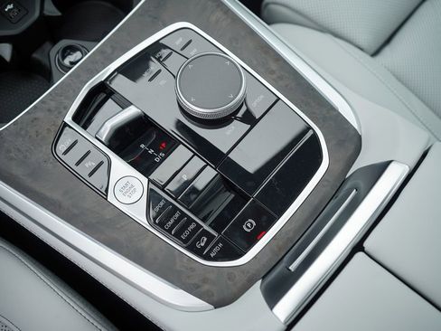 Used 2026 BMW X5 xDrive40i w/ M Sport Package image 18