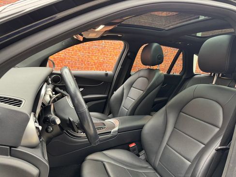Used 2021 Mercedes-Benz GLC 300 4MATIC image 20