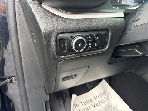 Used 2024 Ford Explorer XLT w/ Equipment Group 202A AWD/4WD image 34