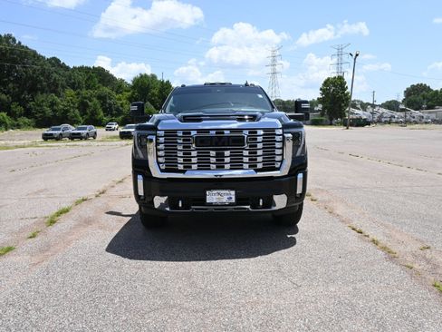 Used 2024 GMC Sierra 2500 Denali w/ Denali Reserve Package AWD/4WD image 12