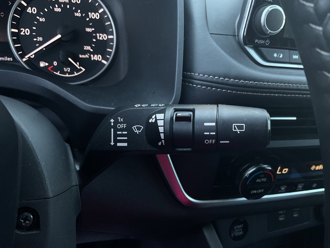 Used 2025 Nissan Rogue SV FWD image 38