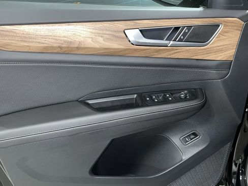 New 2026 Volkswagen Atlas SE image 18