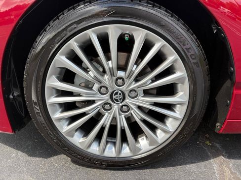 Used 2019 Toyota Avalon Limited w/ Advanced Safety Package FWD image 7