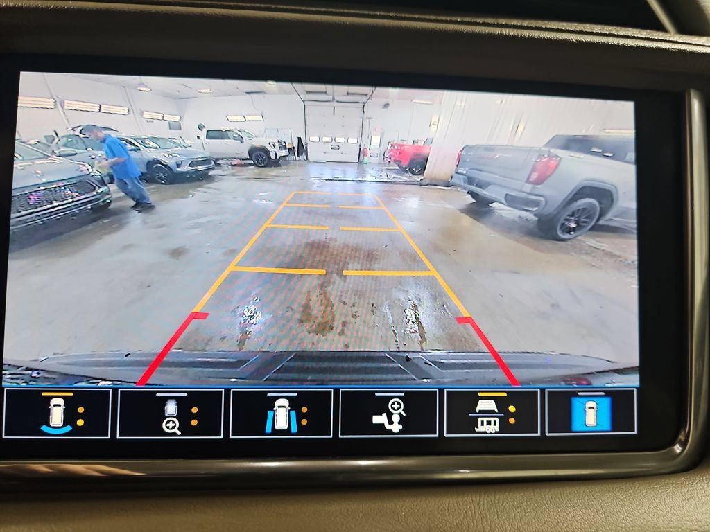 Certified 2021 GMC Yukon XL Denali w/ Denali Premium Package AWD/4WD image 31