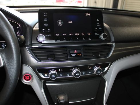 Used 2019 Honda Accord LX image 16