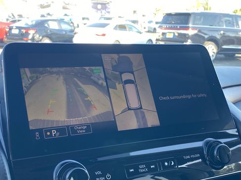 Used 2023 Nissan Armada SL w/ Captain's Chairs Package image 22