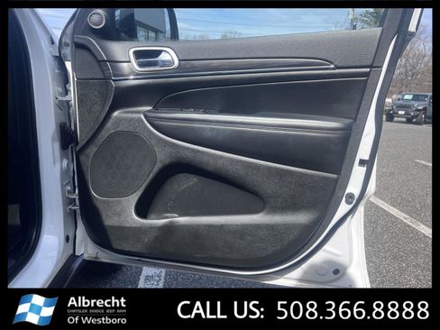 Used 2022 Jeep Grand Cherokee Limited w/ Trailer Tow Group IV image 21