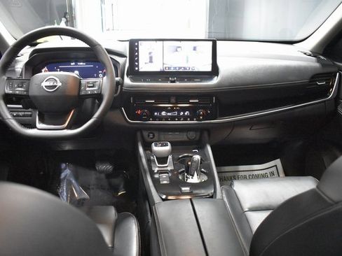 Certified 2025 Nissan Rogue SL w/ Tech Package image 13