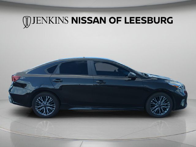 Used 2022 Kia Forte GT-Line w/ GT-Line Technology Package FWD image 3