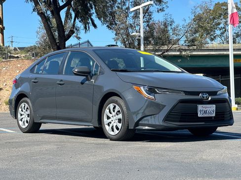 Used 2025 Toyota Corolla LE image 8
