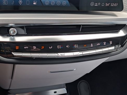 New 2026 Cadillac Lyriq Luxury AWD/4WD image 23