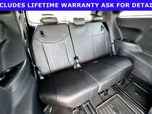 Used 2025 Toyota Sienna XSE w/ XSE Plus Package FWD image 23