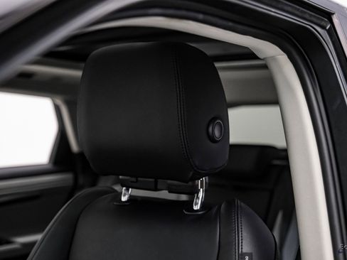 Used 2023 Land Rover Range Rover Evoque R-Dynamic S image 32