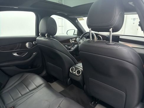 Used 2019 Mercedes-Benz C 300 4MATIC Sedan image 23