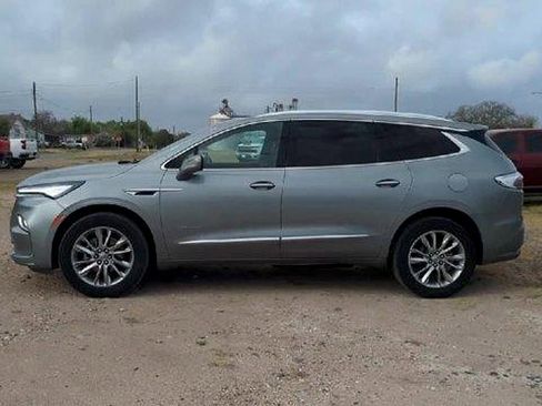 Certified 2023 Buick Enclave Avenir FWD image 5