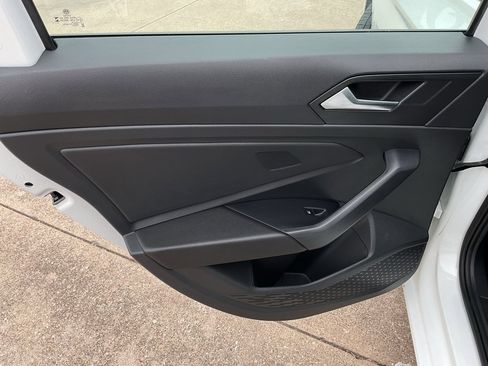 Used 2025 Volkswagen Jetta Sport image 17