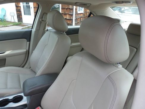 Used 2010 Ford Fusion SEL FWD image 14