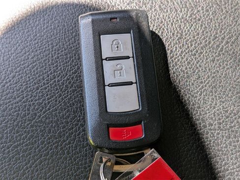 Used 2024 Mitsubishi Eclipse Cross LE image 32