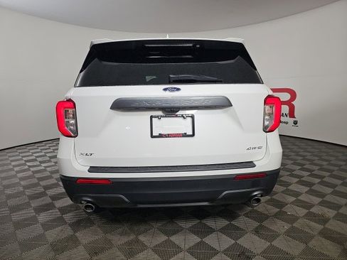 Used 2023 Ford Explorer XLT w/ Equipment Group 202A image 6