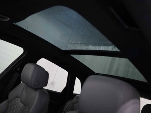 Used 2023 Audi SQ5 Premium Plus w/ Premium Plus Package image 18