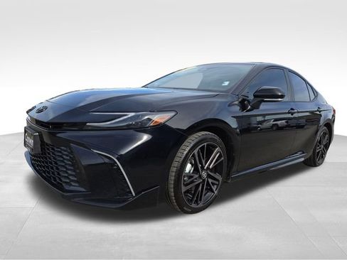 Used 2025 Toyota Camry XSE w/ Premium Package AWD/4WD image 5