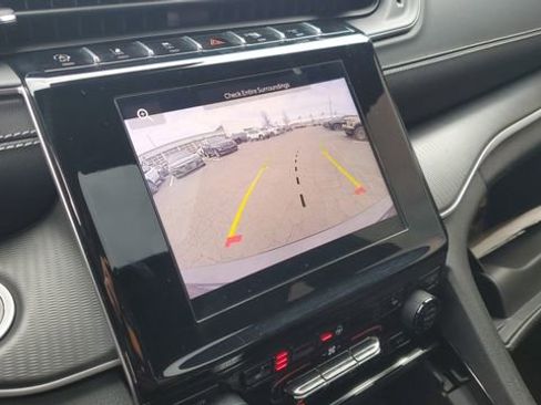 Certified 2023 Jeep Grand Cherokee L Laredo image 18