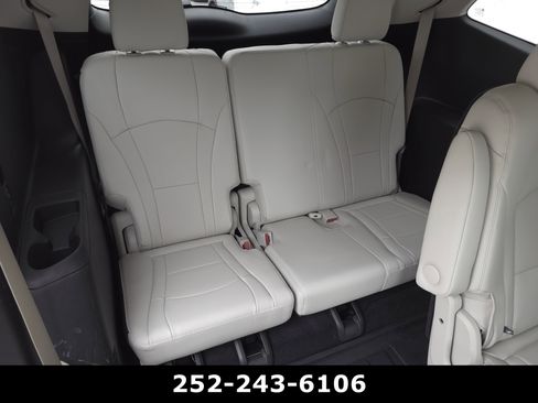 Used 2023 Buick Enclave Essence image 36