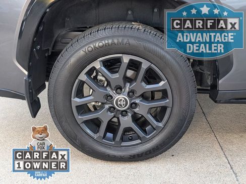 Used 2024 Toyota Sequoia Platinum AWD/4WD image 3
