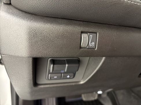 Used 2025 Chevrolet Colorado LT w/ Advanced Trailering Package AWD/4WD image 32