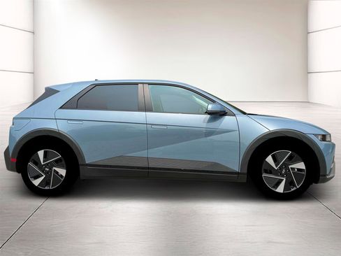 New 2026 Hyundai Ioniq 5 SE image 9