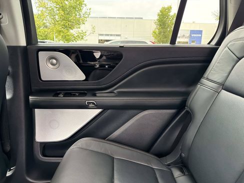 Used 2025 Lincoln Aviator Reserve w/ Equipment Group 201A AWD/4WD image 14