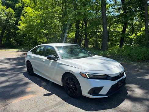 Used 2022 Honda Civic Sport image 3