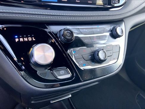 New 2026 Chrysler Pacifica Select image 16