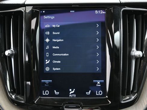 Used 2021 Volvo XC60 T5 Inscription w/ Advanced Package FWD image 24