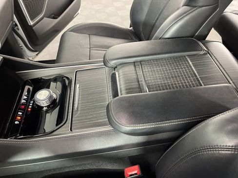 Used 2024 Jeep Wagoneer Series II w/ Flexible Seating Group RWD image 27