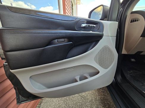 Used 2015 Dodge Grand Caravan American Value Package w/ UConnect Hands-Free Group image 12