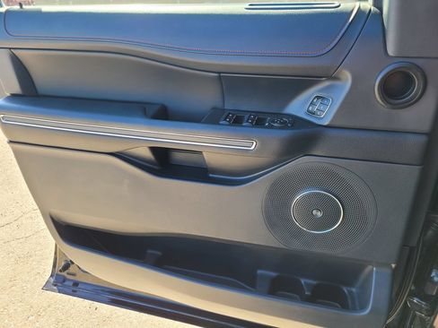 Used 2022 Ford Expedition Limited RWD image 39