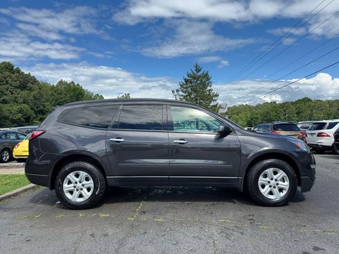 Used 2015 Chevrolet Traverse LS AWD/4WD image 3
