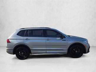 Used 2022 Volkswagen Tiguan SE R-Line FWD video 4