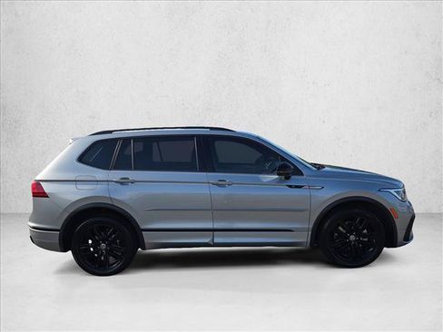 Used 2022 Volkswagen Tiguan SE R-Line FWD image 4